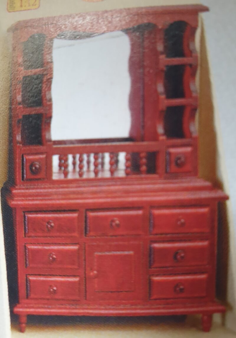 Hutch with mirror