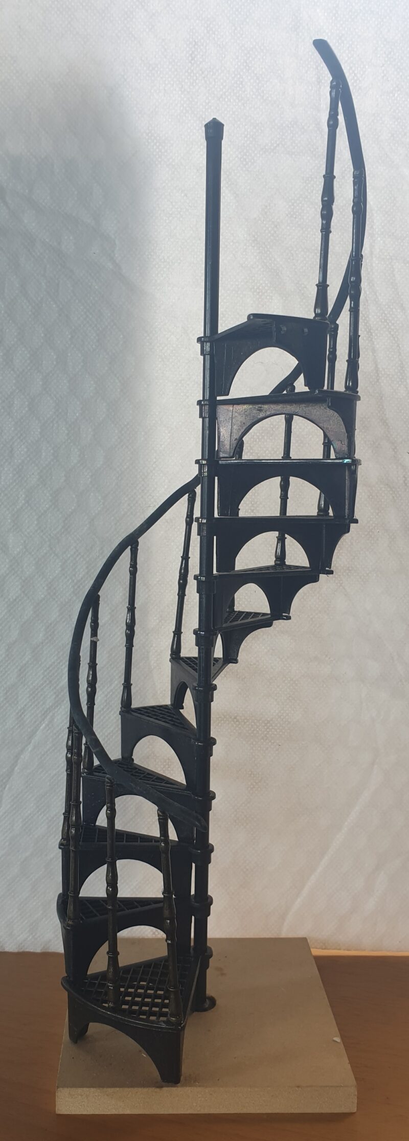 Spiral staircase - metal - Image 2