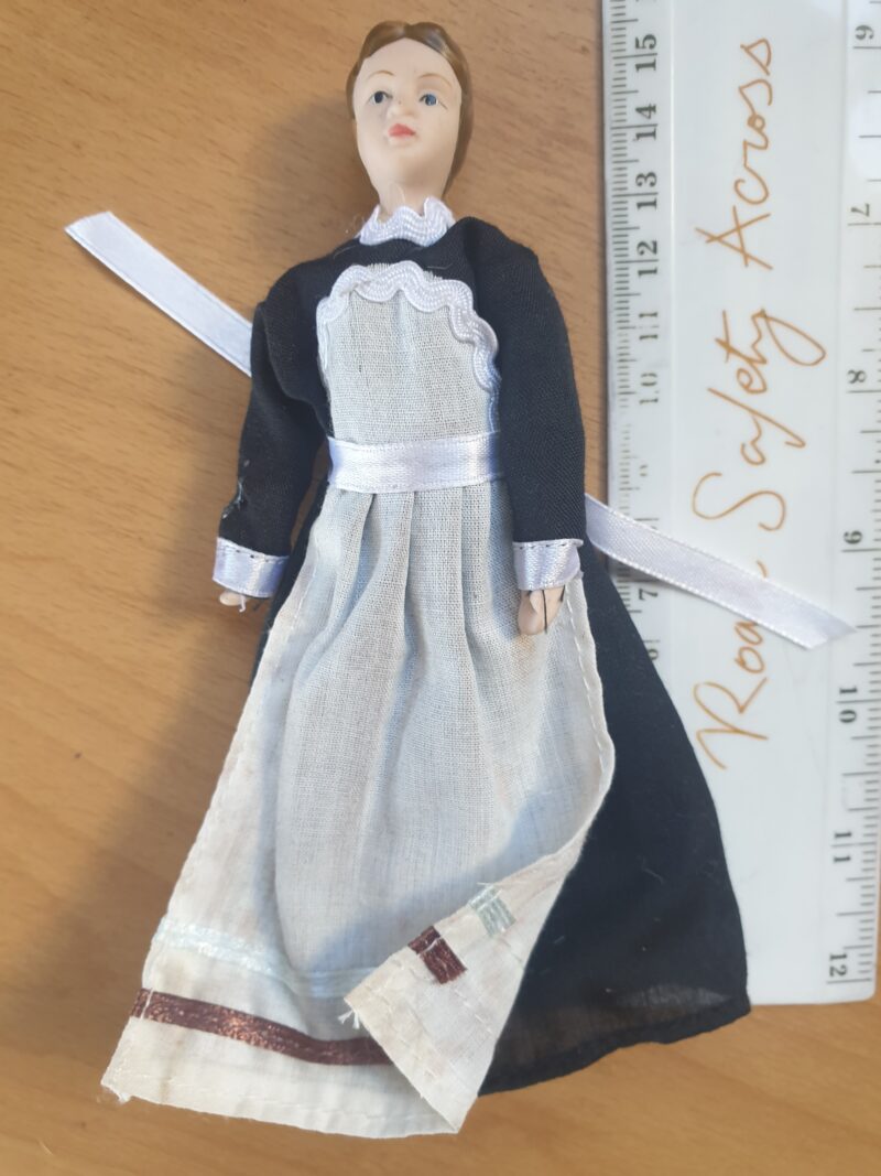Maid - posable