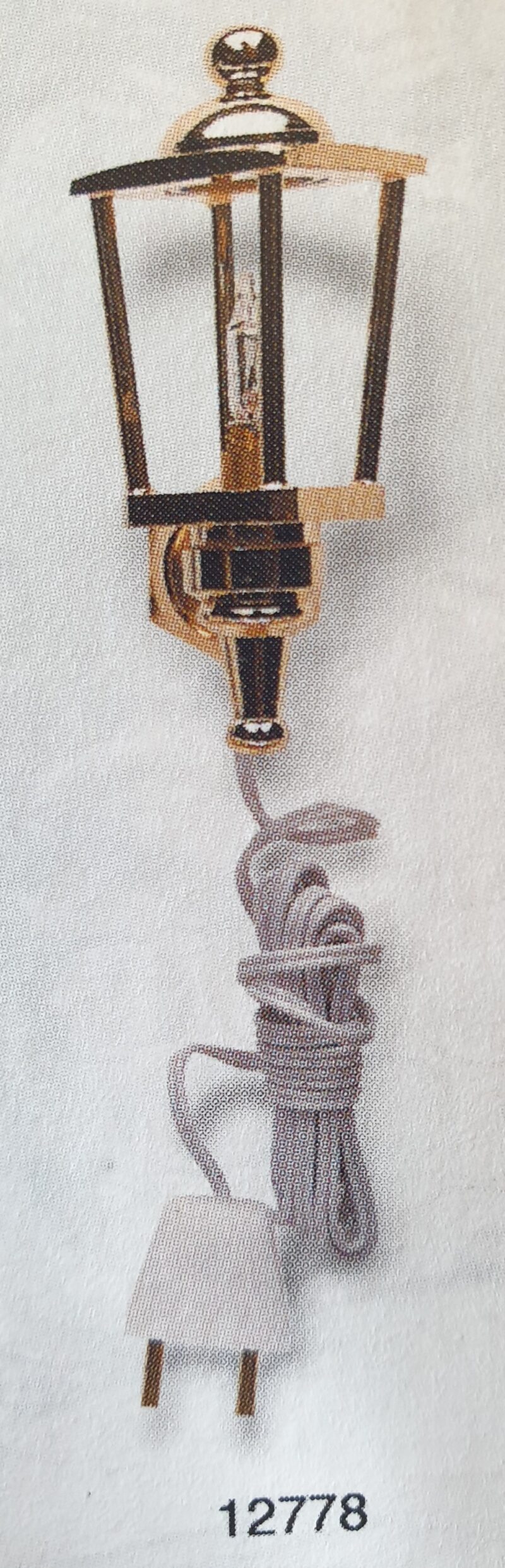 Wall light - gold lantern